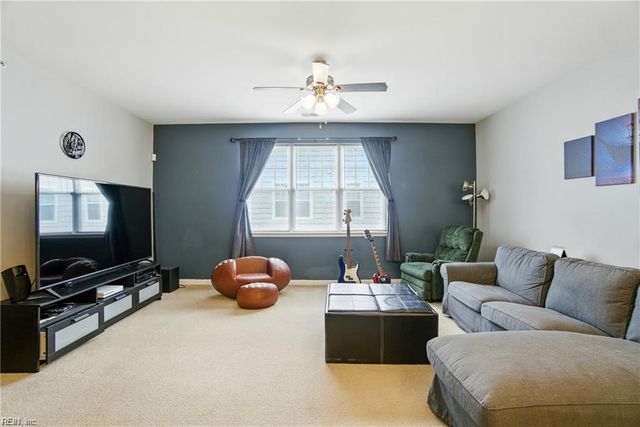 924 Southmoor Dr Unit 204, Virginia Beach, VA 23455