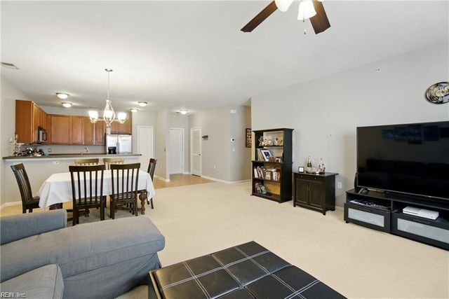 924 Southmoor Dr Unit 204, Virginia Beach, VA 23455