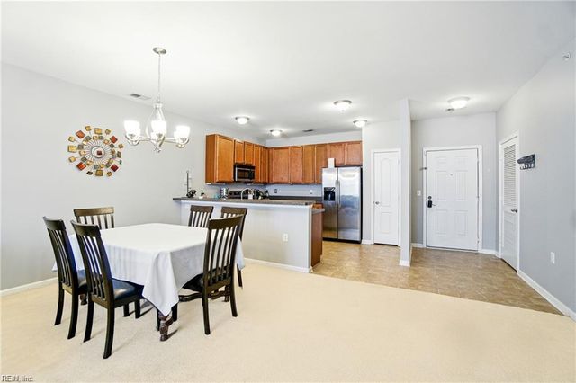 924 Southmoor Dr Unit 204, Virginia Beach, VA 23455