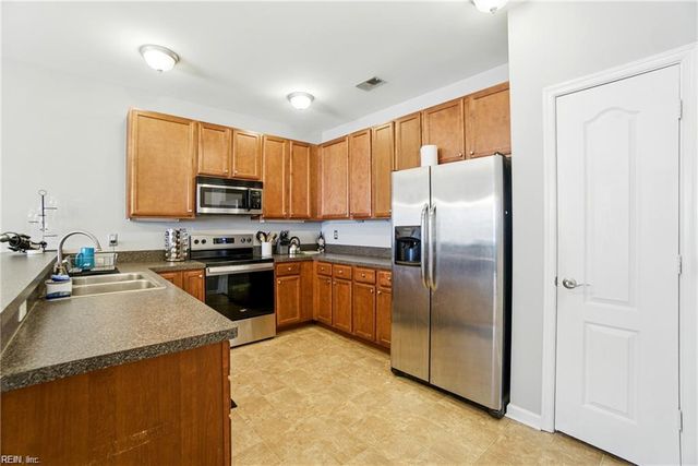 924 Southmoor Dr Unit 204, Virginia Beach, VA 23455