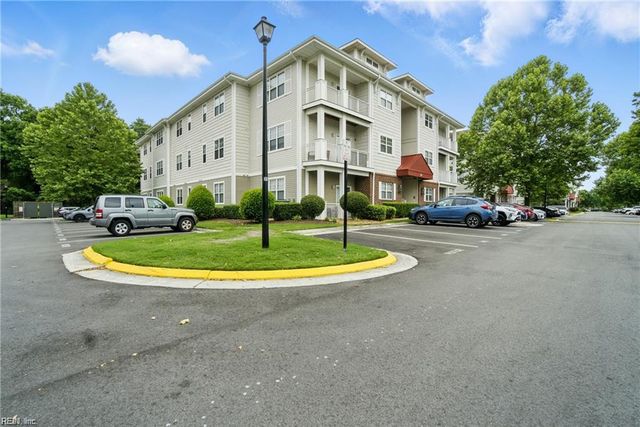 924 Southmoor Dr Unit 204, Virginia Beach, VA 23455