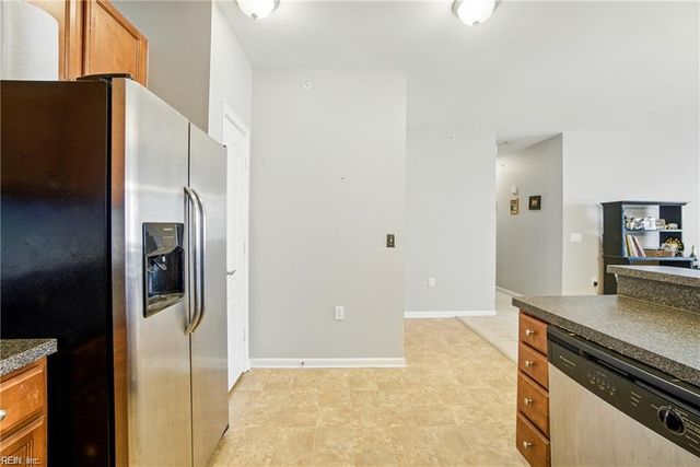 924 Southmoor Dr Unit 204, Virginia Beach, VA 23455