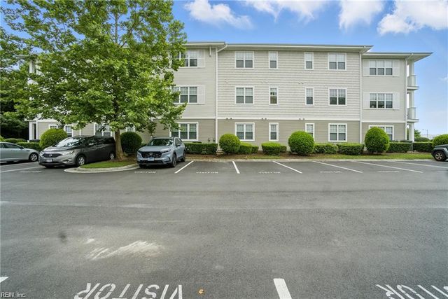 924 Southmoor Dr Unit 204, Virginia Beach, VA 23455
