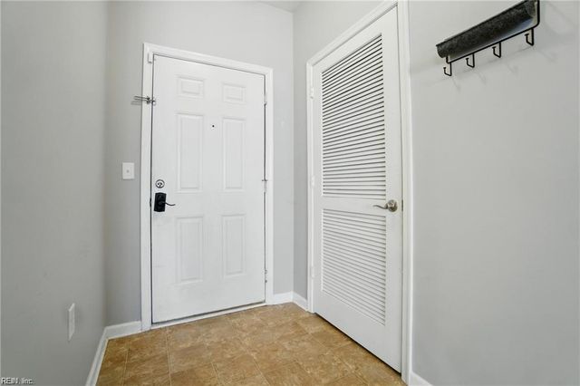 924 Southmoor Dr Unit 204, Virginia Beach, VA 23455