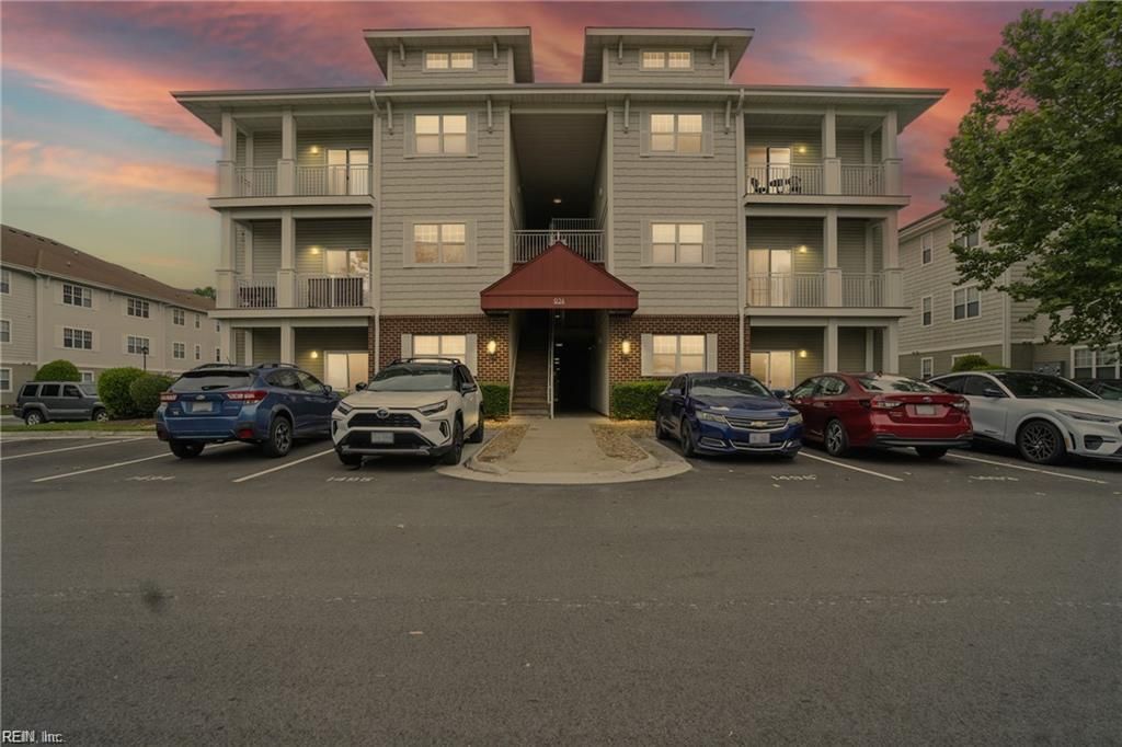 924 Southmoor Dr Unit 204, Virginia Beach, VA 23455