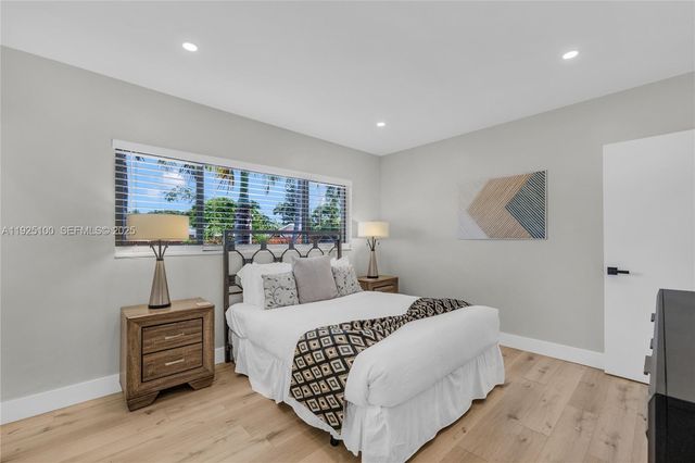 1204 NE 7th St, Pompano Beach, FL 33060