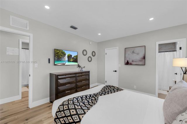 1204 NE 7th St, Pompano Beach, FL 33060