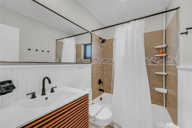 1204 NE 7th St, Pompano Beach, FL 33060