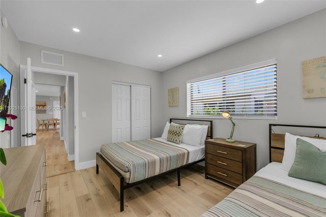 1204 NE 7th St, Pompano Beach, FL 33060