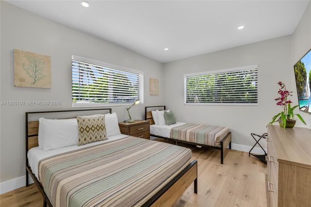 1204 NE 7th St, Pompano Beach, FL 33060