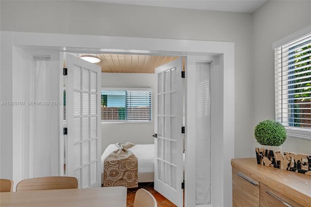 1204 NE 7th St, Pompano Beach, FL 33060