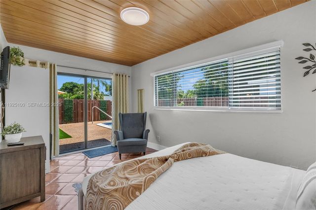 1204 NE 7th St, Pompano Beach, FL 33060