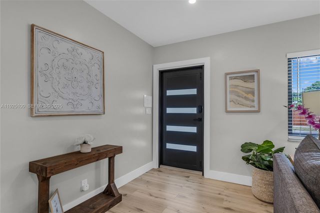 1204 NE 7th St, Pompano Beach, FL 33060