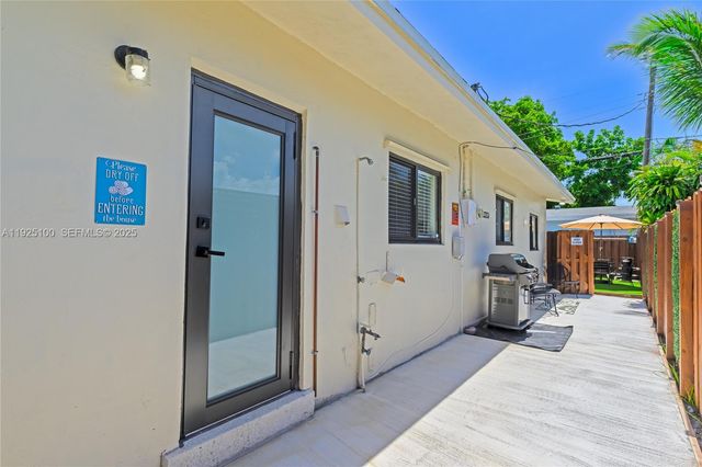 1204 NE 7th St, Pompano Beach, FL 33060