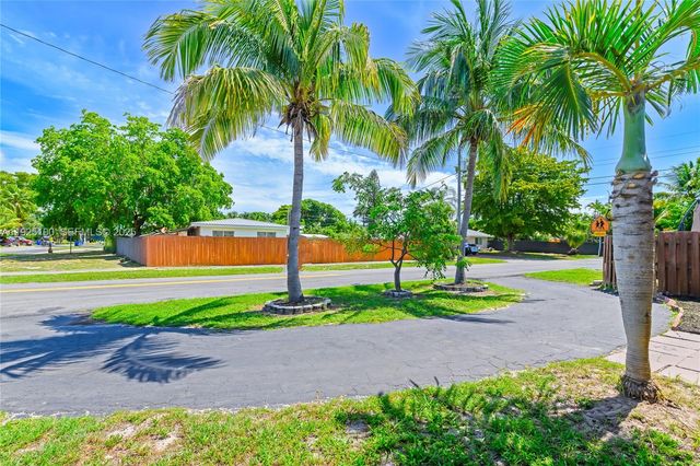 1204 NE 7th St, Pompano Beach, FL 33060