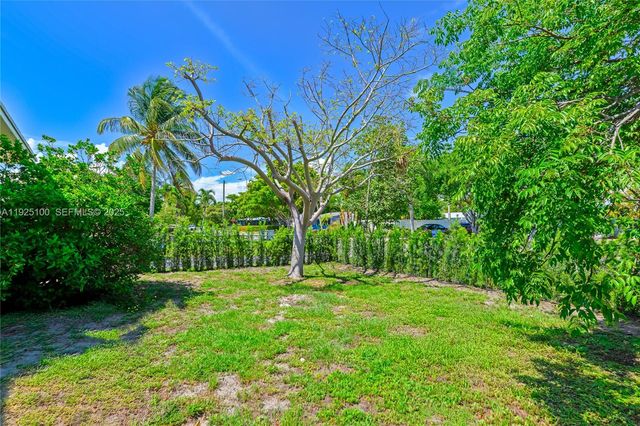 1204 NE 7th St, Pompano Beach, FL 33060