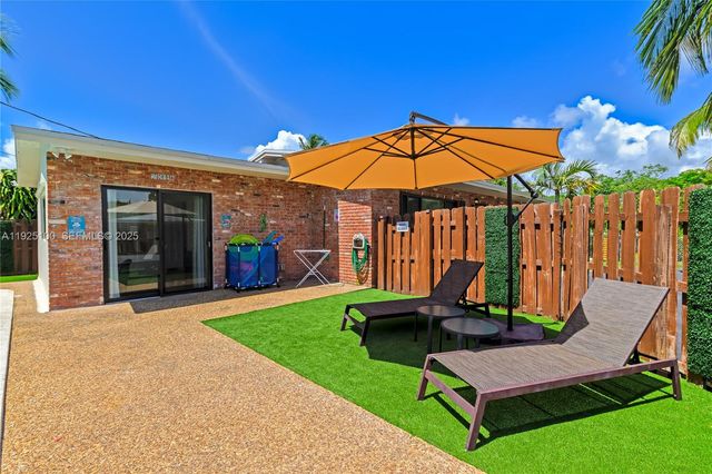 1204 NE 7th St, Pompano Beach, FL 33060