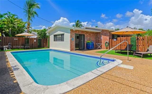 1204 NE 7th St, Pompano Beach, FL 33060