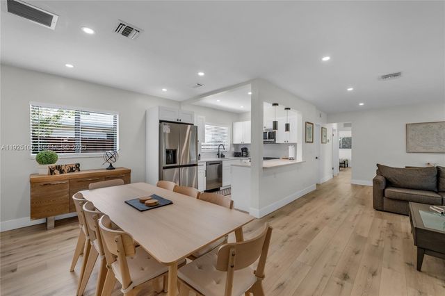 1204 NE 7th St, Pompano Beach, FL 33060