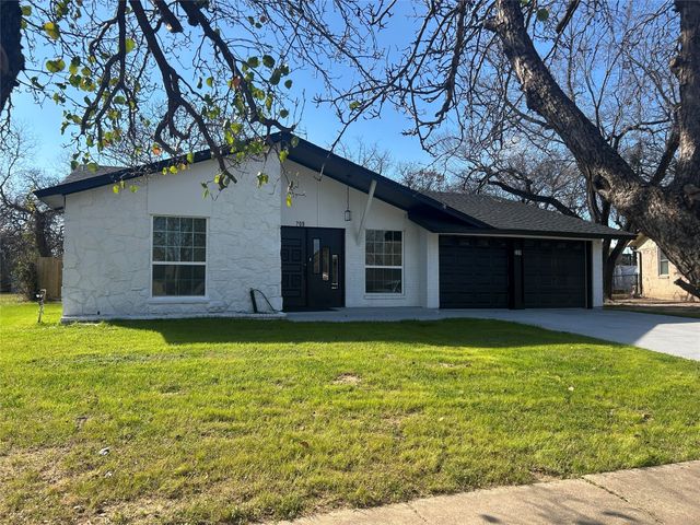 709 Fouts Drive, Irving, TX 75061