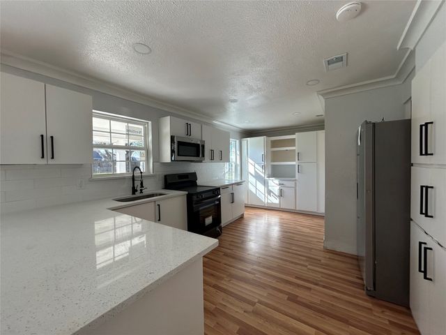 709 Fouts Drive, Irving, TX 75061