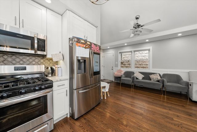 7457 W 64th Street, Summit, IL 60501