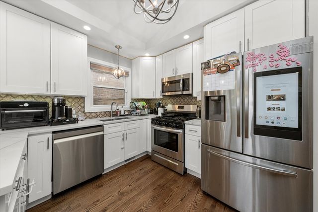 7457 W 64th Street, Summit, IL 60501