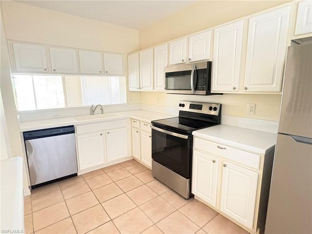 8162 Pacific Beach DR, Fort Myers, FL 33966