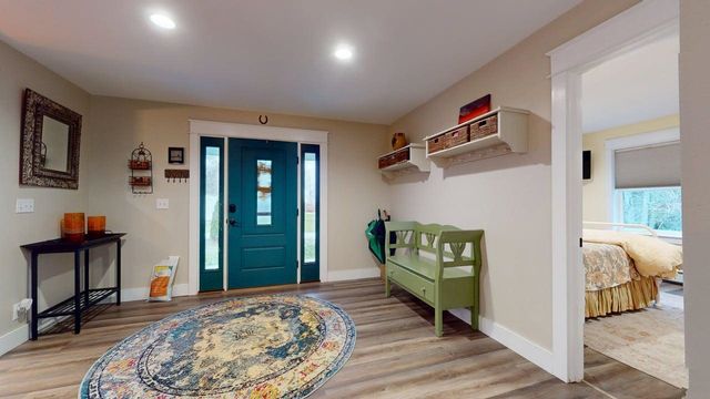 9 Cedar Street, South Hero, VT 05486