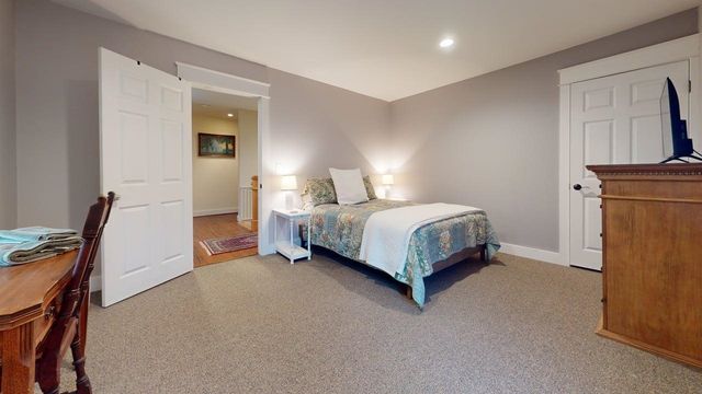 9 Cedar Street, South Hero, VT 05486