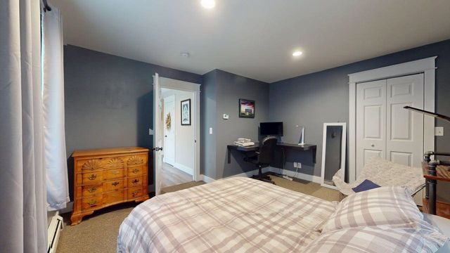 9 Cedar Street, South Hero, VT 05486