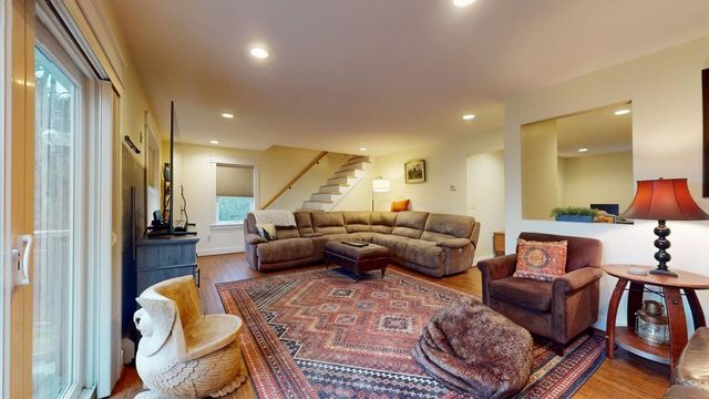 9 Cedar Street, South Hero, VT 05486