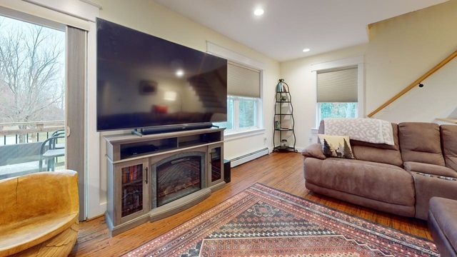 9 Cedar Street, South Hero, VT 05486