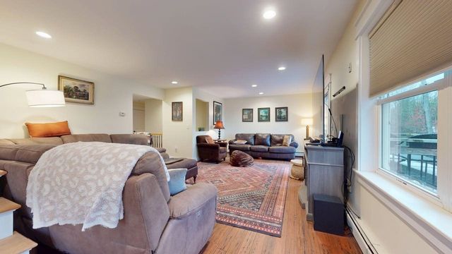 9 Cedar Street, South Hero, VT 05486