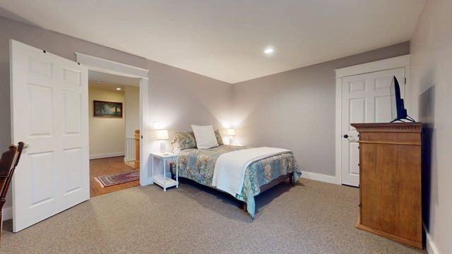 9 Cedar Street, South Hero, VT 05486