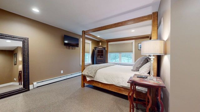 9 Cedar Street, South Hero, VT 05486