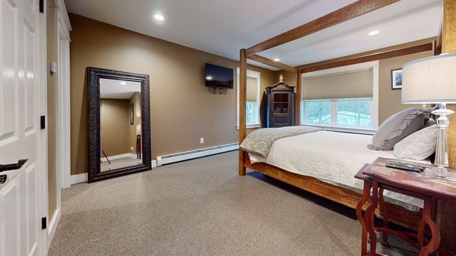 9 Cedar Street, South Hero, VT 05486