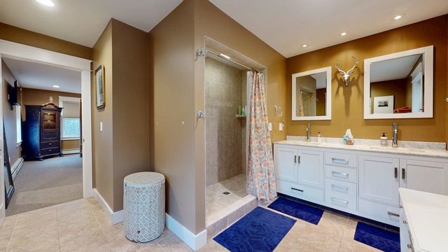 9 Cedar Street, South Hero, VT 05486