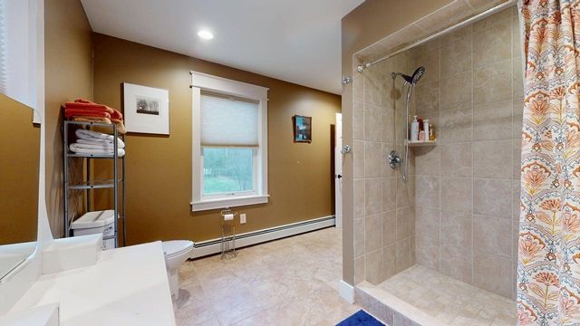 9 Cedar Street, South Hero, VT 05486