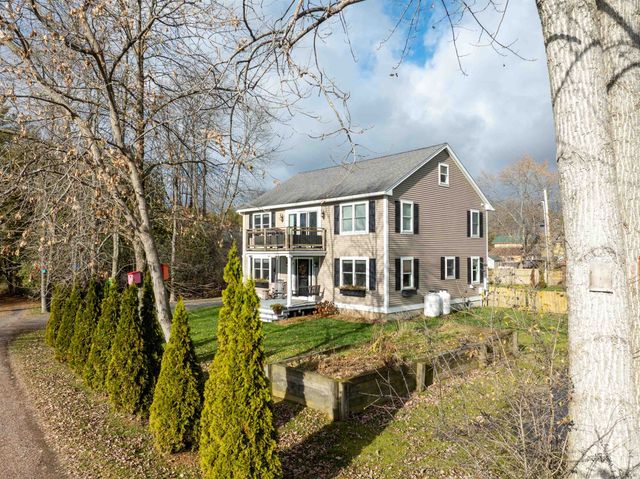 9 Cedar Street, South Hero, VT 05486