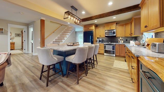 9 Cedar Street, South Hero, VT 05486