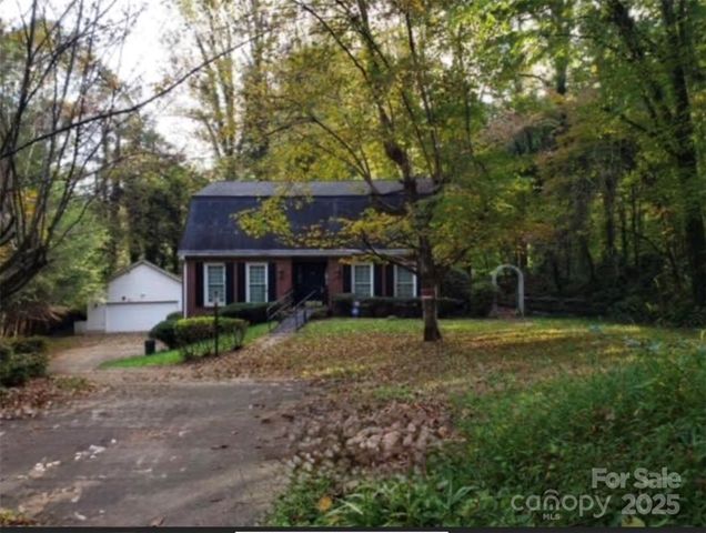822 Westminster Circle SW, Lenoir, NC 28645