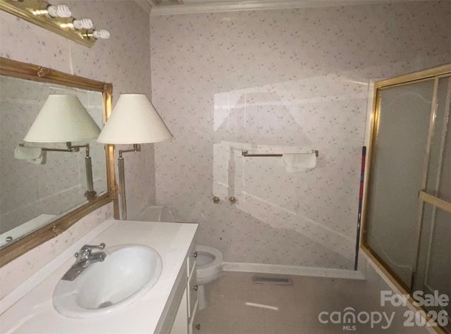 822 Westminster Circle SW, Lenoir, NC 28645