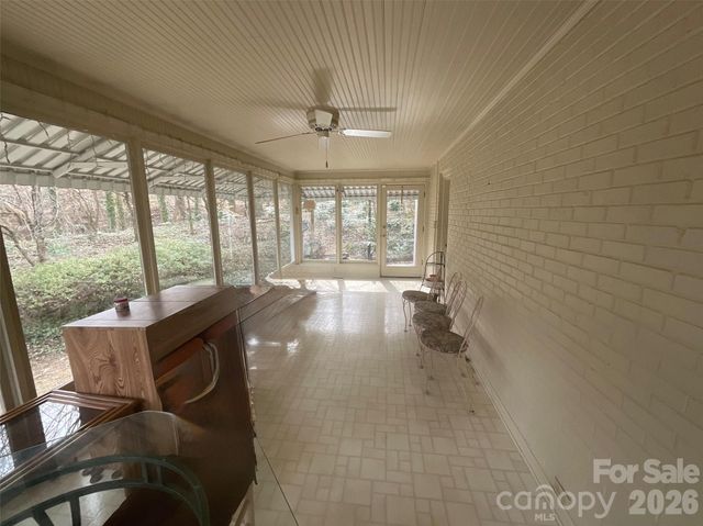 822 Westminster Circle SW, Lenoir, NC 28645