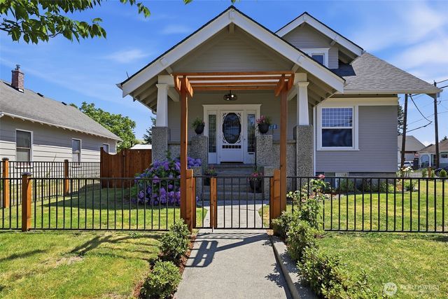 328 S Anacortes Street, Burlington, WA 98233