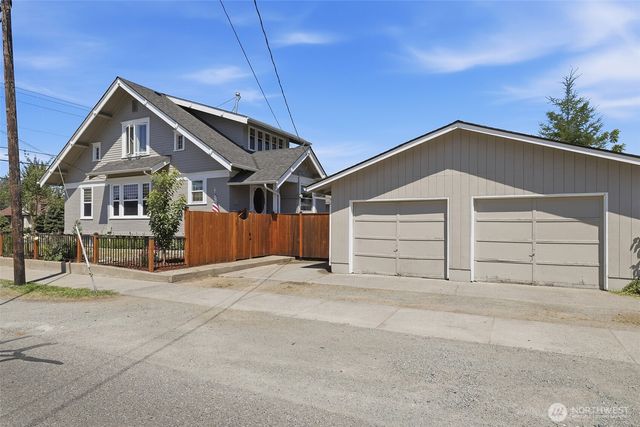 328 S Anacortes Street, Burlington, WA 98233