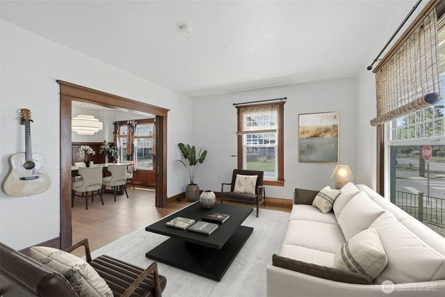 328 S Anacortes Street, Burlington, WA 98233