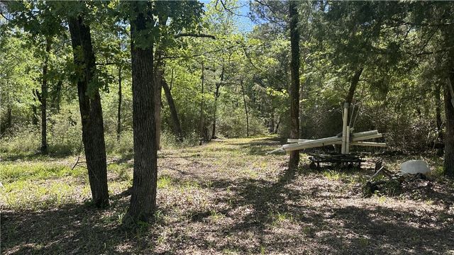 9884 Rocky Ridge Lane, Madisonville, TX 77864