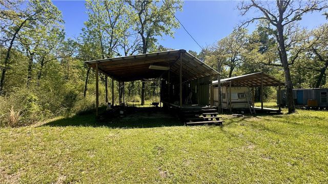 9884 Rocky Ridge Lane, Madisonville, TX 77864
