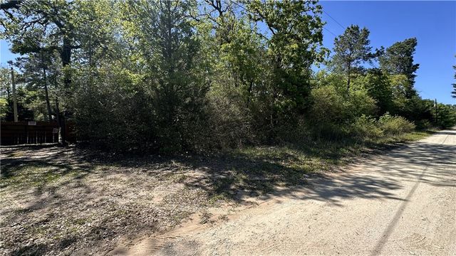 9884 Rocky Ridge Lane, Madisonville, TX 77864